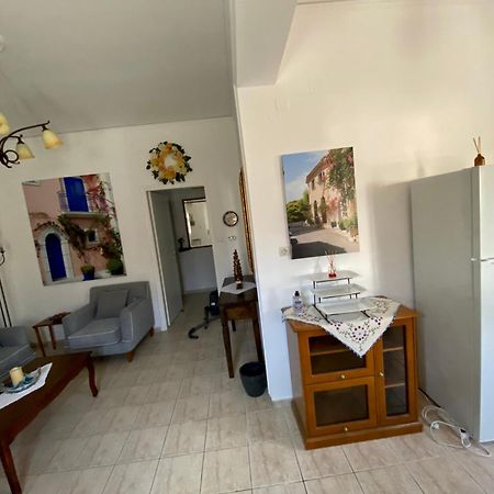 Gallery Apartments Lixouri Esterno foto