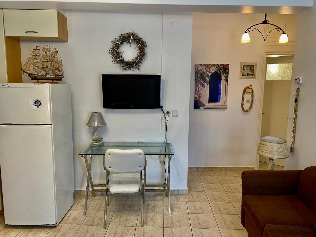 Gallery Apartments Lixouri Esterno foto