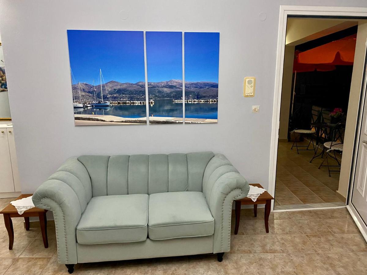 Gallery Apartments Lixouri Esterno foto