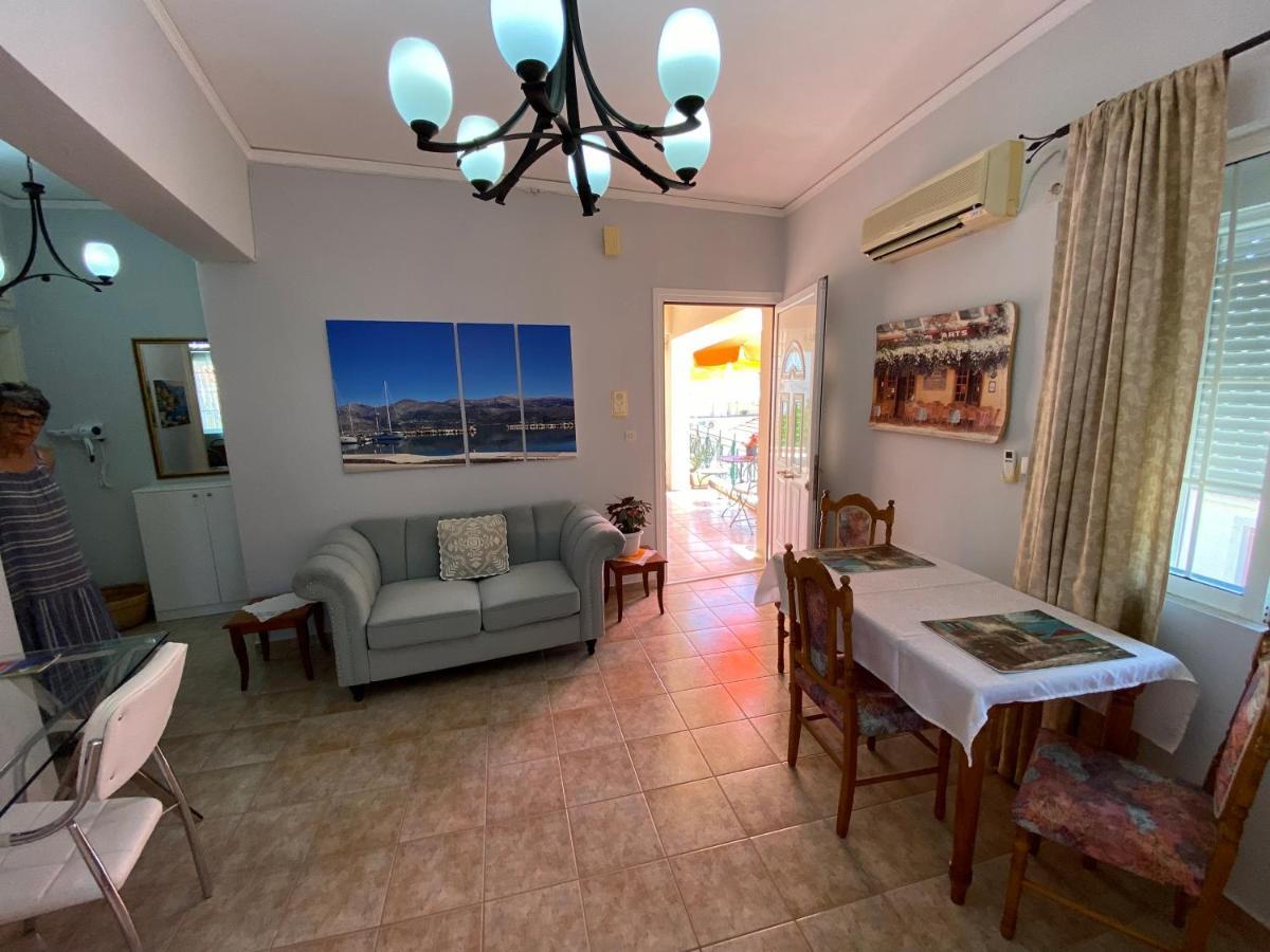 Gallery Apartments Lixouri Esterno foto