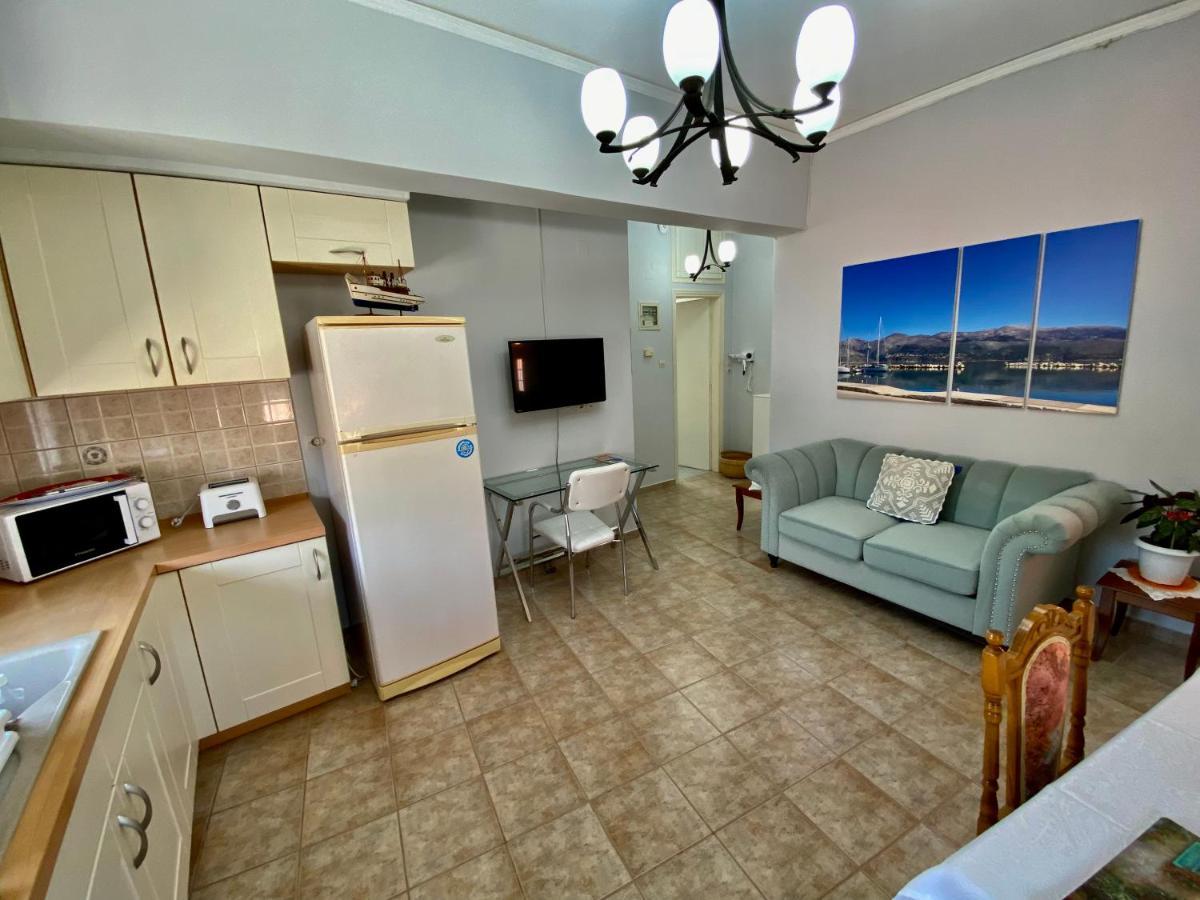 Gallery Apartments Lixouri Esterno foto