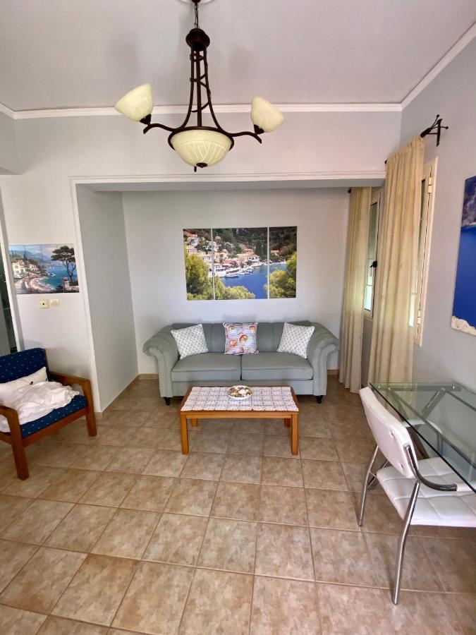 Gallery Apartments Lixouri Esterno foto