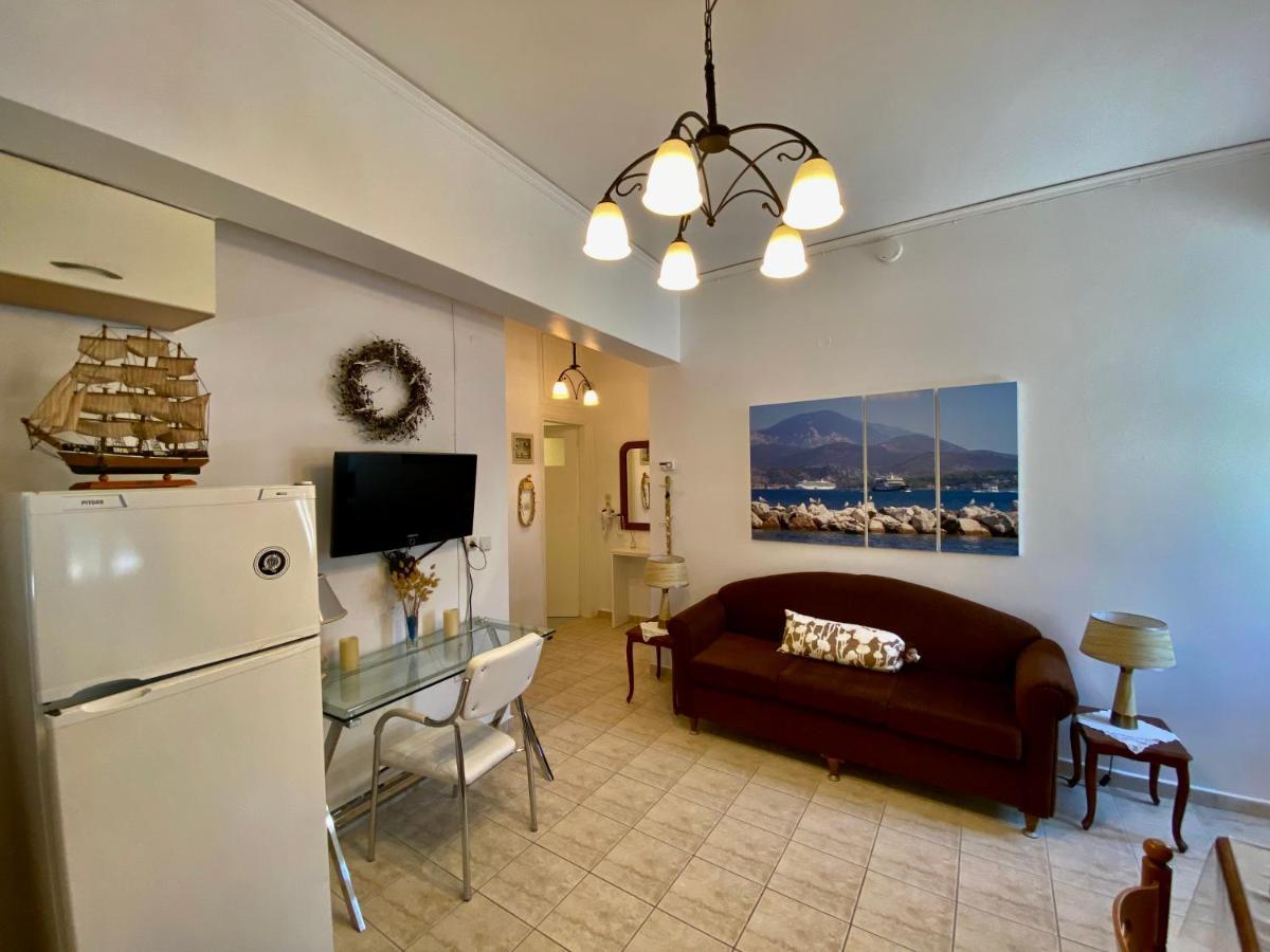 Gallery Apartments Lixouri Esterno foto