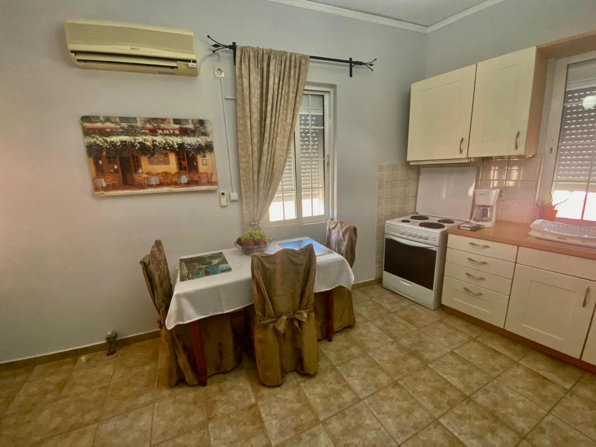 Gallery Apartments Lixouri Esterno foto