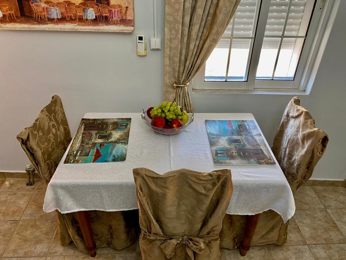 Gallery Apartments Lixouri Esterno foto