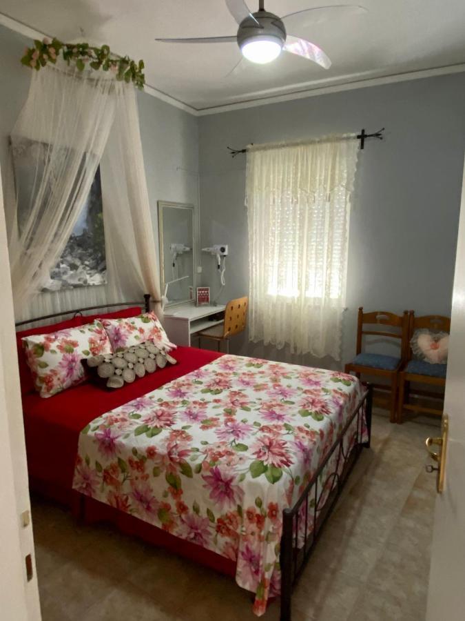 Gallery Apartments Lixouri Esterno foto