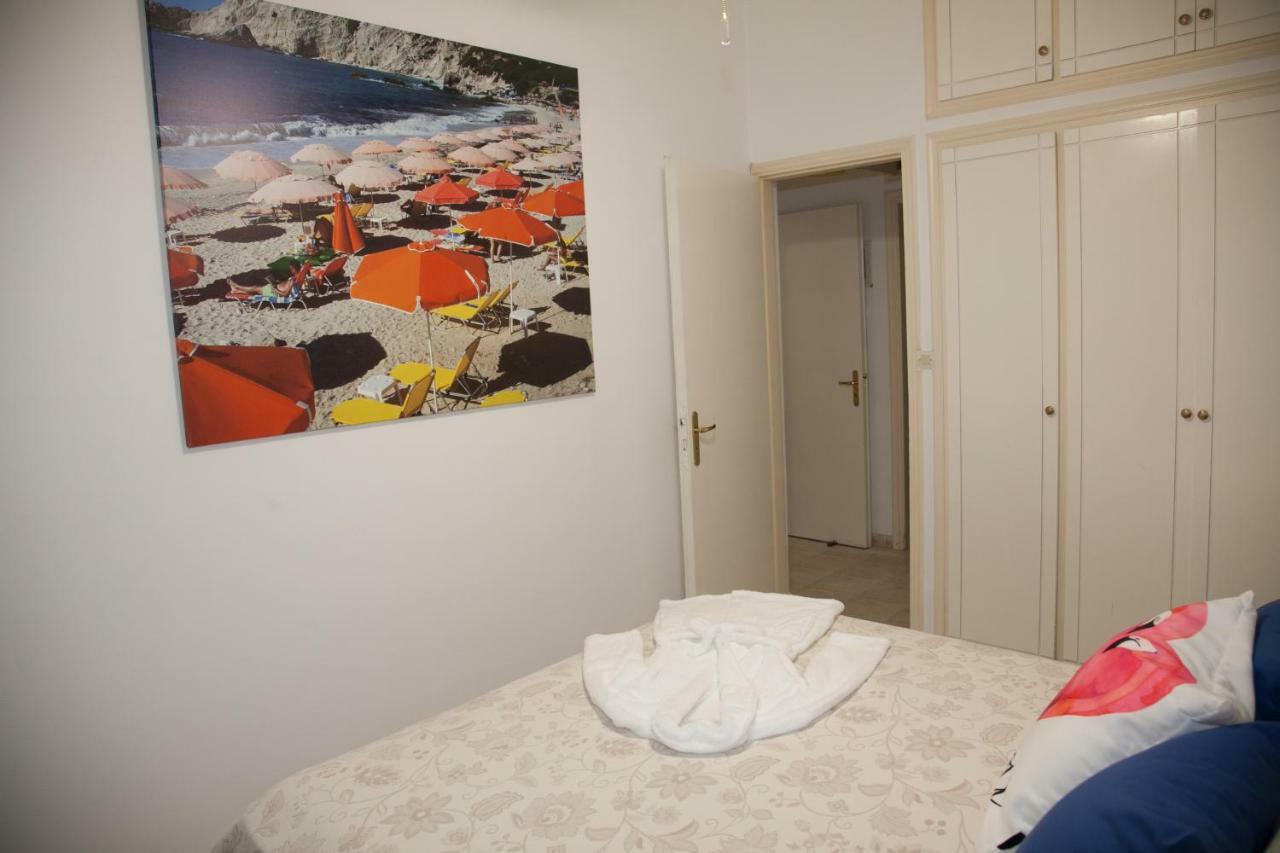 Gallery Apartments Lixouri Esterno foto